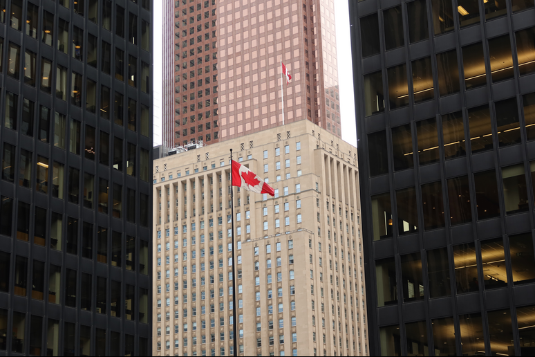 Key Survey Predicts Increase In Canadian Regulatory Proceedings In 2024   Webimage G GRIP Toronto Financial District Flag 2 E1705945455134 