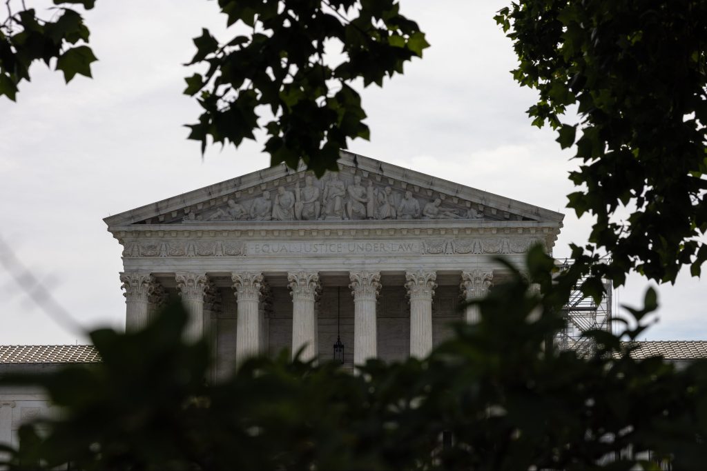 Image of the US Supreme Court building.