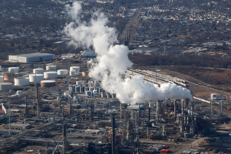 More and more corporations are now disclosing ESG informatioin. Photo: Oil refinery/ Getty