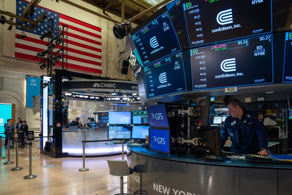 Image of the trading floor at the NY Stock Exchange.