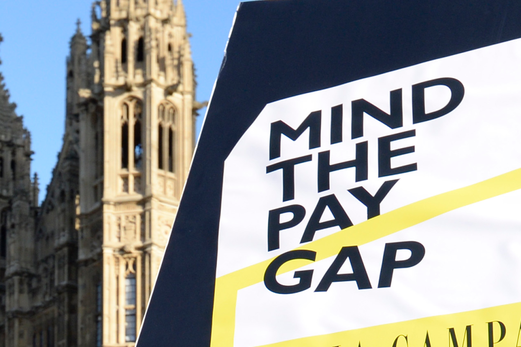 Gender pay gap down 5 percentage points across UK financial services boardrooms